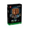 Lego-Minecraft-21265-The-Crafting-Table-2